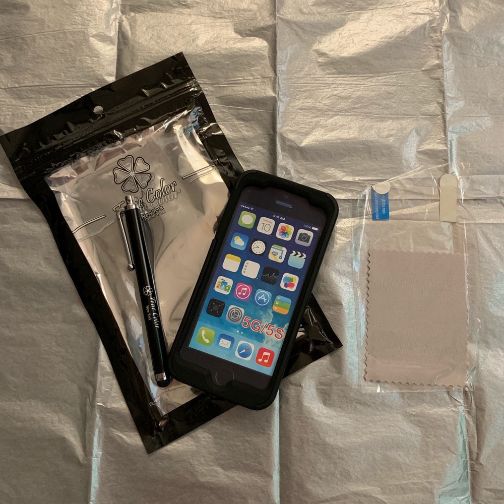 iPhone 5G/5S Case w/ Wallet Back